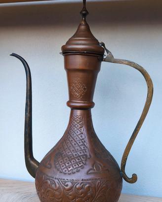 Dallah tipica caffettiera araba tradizionale 