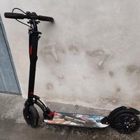 Monopattino a spinta pieghevole
