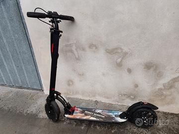 Monopattino a spinta pieghevole