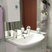 Mobile bagno con specchiera e led