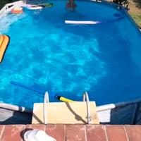 PISCINA USATA DUE MESI