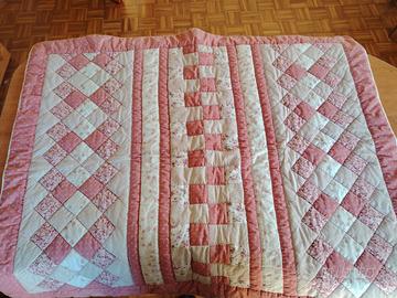 Copertina patchwork trapuntata realizzata a mano