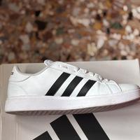 Sneakers Adidas bianche