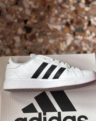 Sneakers Adidas bianche