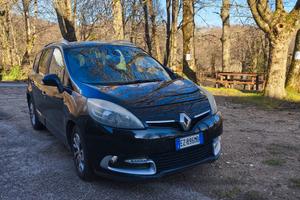 Renault Scenic 1.5 TD del 2015 7 posti