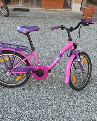 Bici bambina 16” con cambio luci e portapacchi