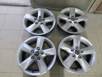 Cerchi in lega da 16 pollici per Nissan Qashquai