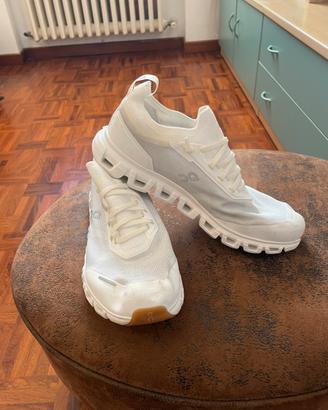 Scarpa ON SNEAKERS CLOUD 6 IN TESSUTO BIANCO