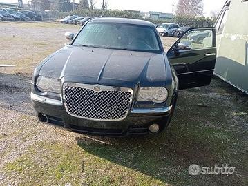 Chrysler C300 Berlina FUSA Demolita - Per Ricambi