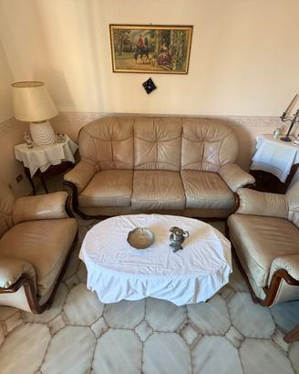 Set In Pelle Beige Divano 3 Posti + 2 Poltrone 