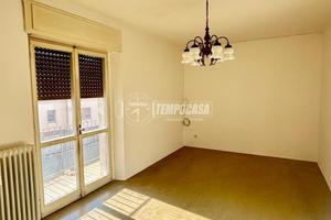 Appartamento al primo piano con ascensore a pochi