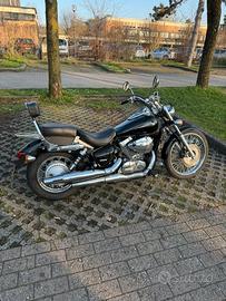 Honda Shadow VT 750 Black Spirit Aprile 2010