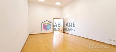 Immobile di 250 m² con più di 5 locali a Livorno