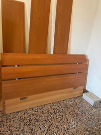 Sagoma letto in legno, comò e specchio
