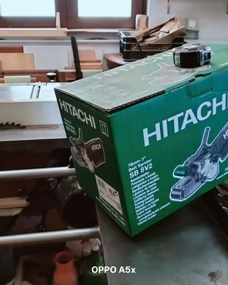 levigatrice a nastro Hitachi 1020 watt
