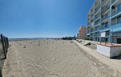 Appartamento sul lungomare con spiaggia privata