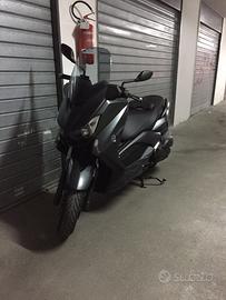 Yamaha XMAX 400