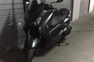 Yamaha XMAX 400