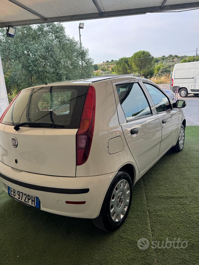 Fiat Punto Classic 2010 photo 3