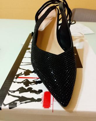 Scarpe nuove eleganti