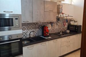 Bilocale arredato solo di cucina