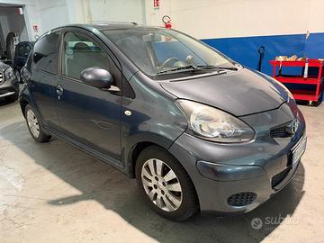 Toyota Aygo 1.0 12V VVT-i 5 porte Sol
