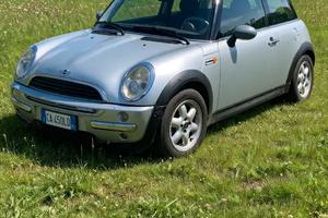 MINI ONE BENZINA SI NEOPATENTATI 700 EURO