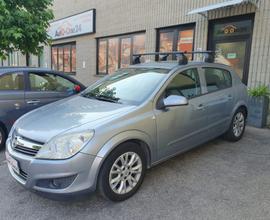 OPEL Astra 1.6 16V VVT 5 porte Cosmo FINANZIABIL