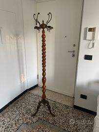 Appendiabiti in ottone e legno lavorato