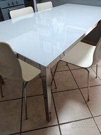 tavolo in vetro 