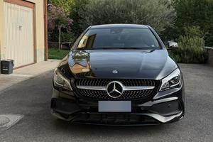 Mercedes-Benz CLA 200d Premium 4MATIC