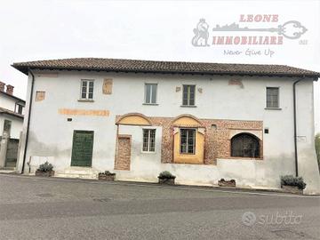 Rustico / Casale di 210 m² con più di 5 locali a M