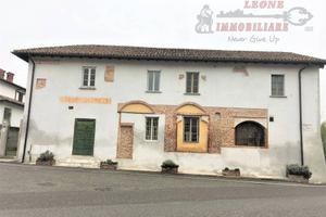 Rustico / Casale di 210 m² con più di 5 locali a M