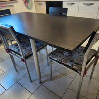 tavolo e 4 sedie