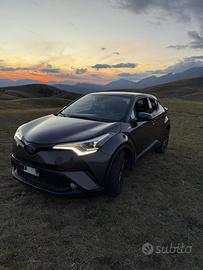 Toyta c-hr lounge
