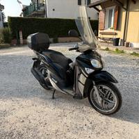 Yamaha Xenter 125 - Con accessori