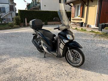 Yamaha Xenter 125 - Con accessori