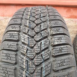 4 pneumatici neve 185/65R14 86T nuovi su cerchio