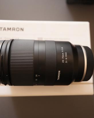 Tamron 28-75mm f/2.8 Di III RXD per Sony E/FE