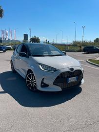 Toyota Yaris gr-line 1.5cc 116cv hybrid