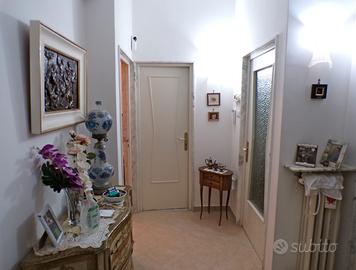 Posto letto matrimoniale in casa condominiale