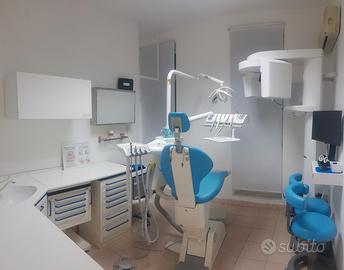 Si affitta postazione odontoiatrica Roma centro