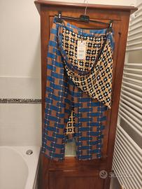 pantaloni con sopra pareo nuovi mai usati con c.ta