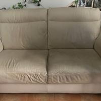 Divano 2 posti in vera pelle color crema – comodo
