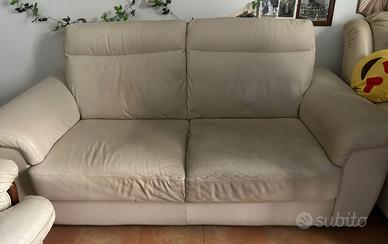Divano 2 posti in vera pelle color crema – comodo