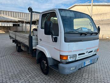 Nissan Cabstar cassonato carroattrezzi