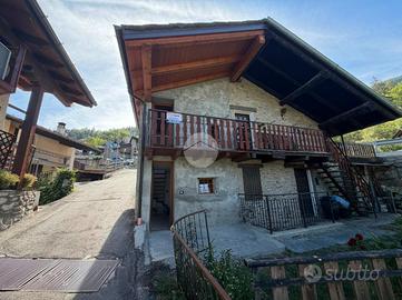 CASA SEMINDIPENDENTE A GRESSAN