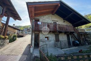 CASA SEMINDIPENDENTE A GRESSAN