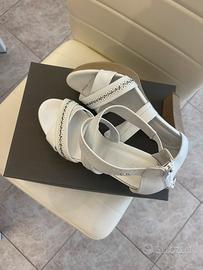 Sandalo Nero Giardini