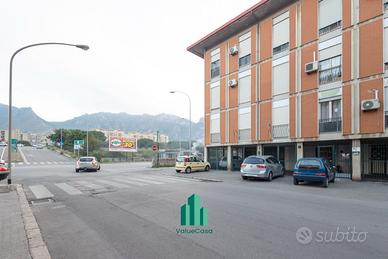 4 vani con cantina e posto auto a bonagia